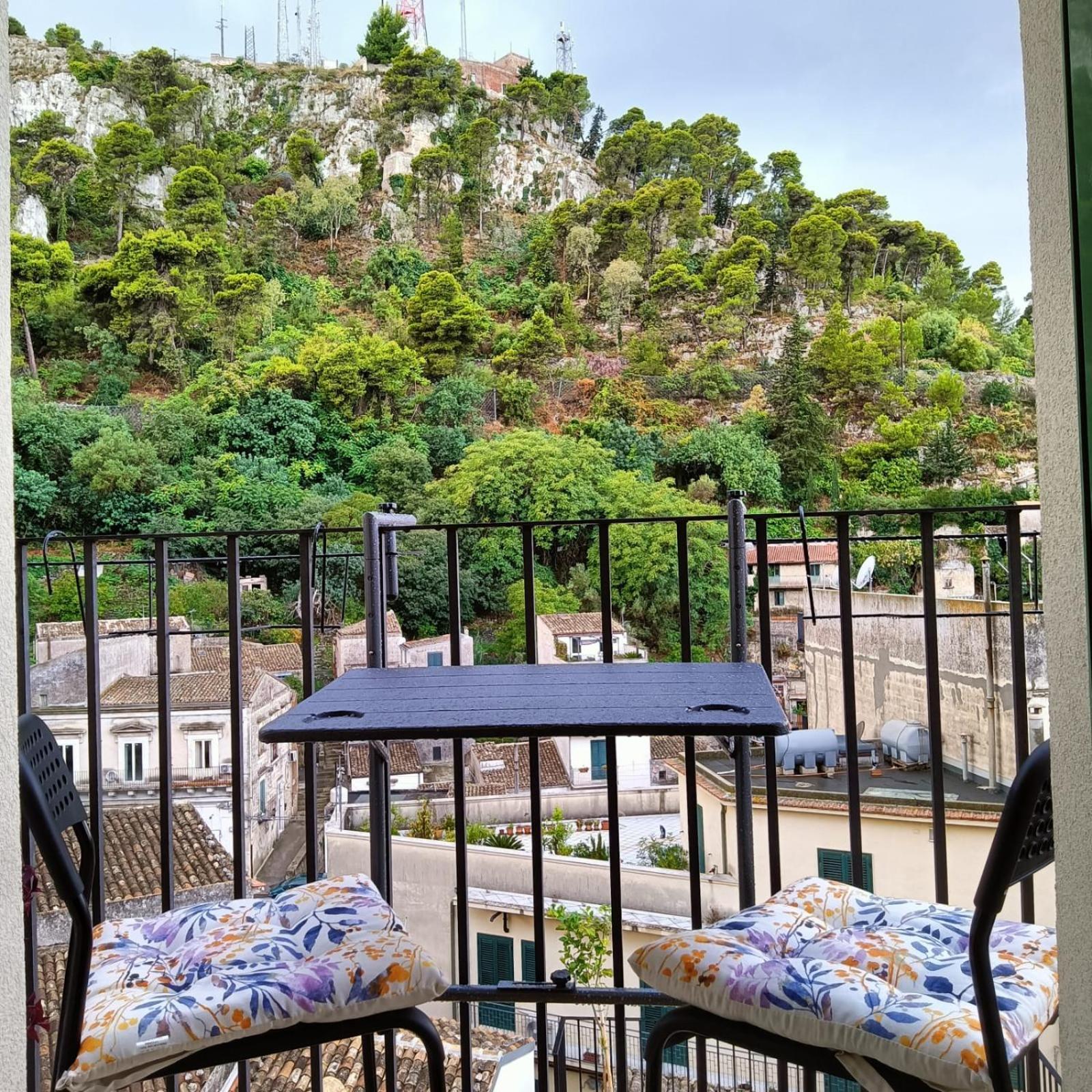 Acciana Rooms Modica Exterior foto